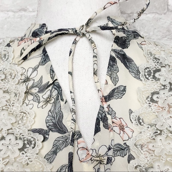 BISHOP + YOUNG Ivory Floral Boho Blouse with Lace Embroidered Detail Small - Picture 7 of 16